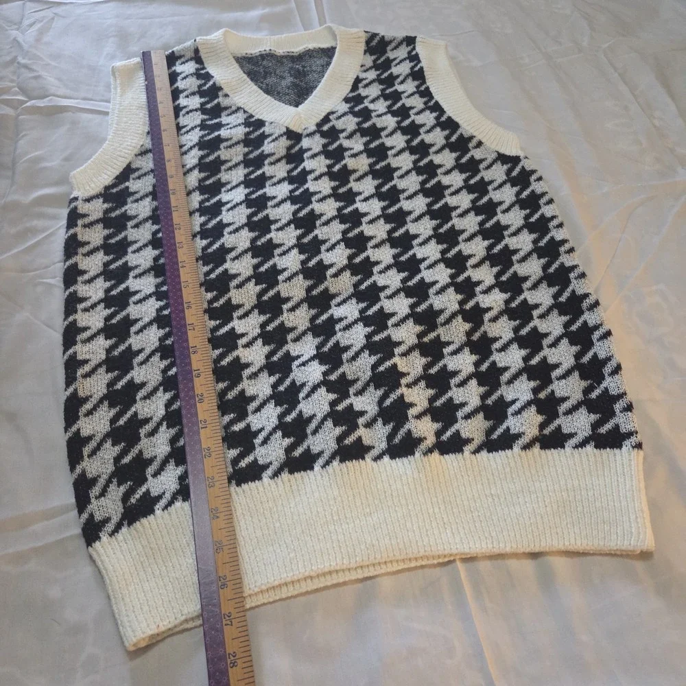 Women's L Houndstooth Sweater Vest Black White V Neck Preppy Goth Dark Academia